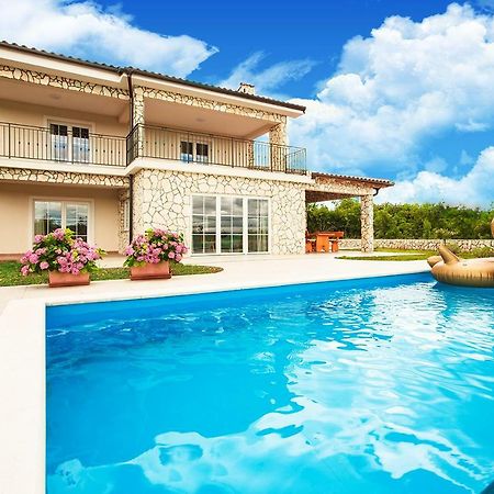 Villa Dora Suzan المظهر الخارجي الصورة
